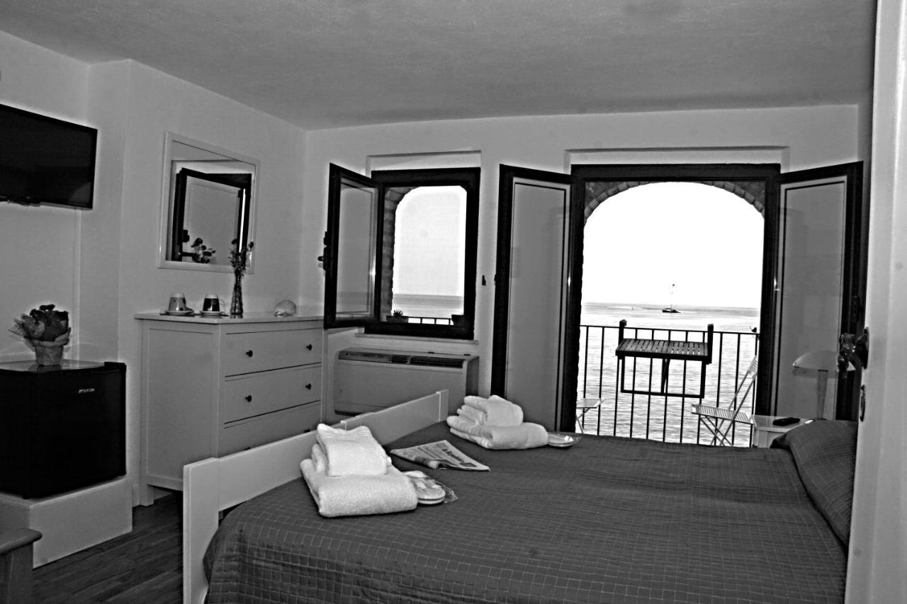 Bb Il Generale Bed & Breakfast ชิลลา ภายนอก รูปภาพ